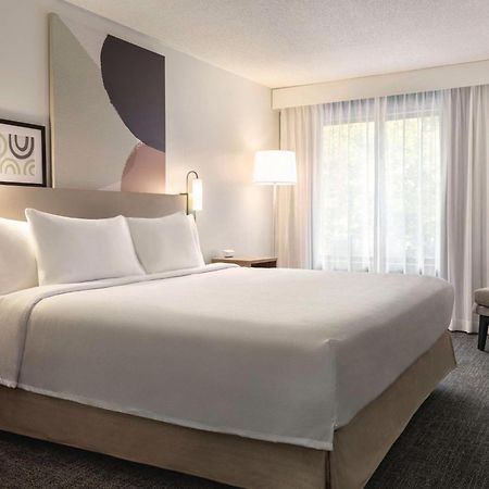 Spark By Hilton Mystic Groton Bagian luar foto